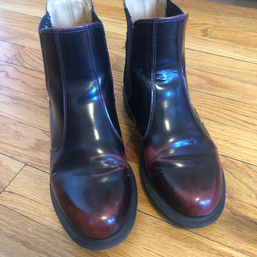 burgundy dr. marten floras